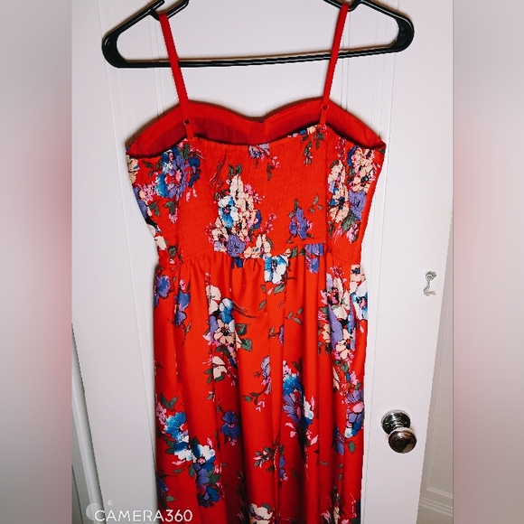 Red Floral Dress with Pockets! - Picture 2 of 4